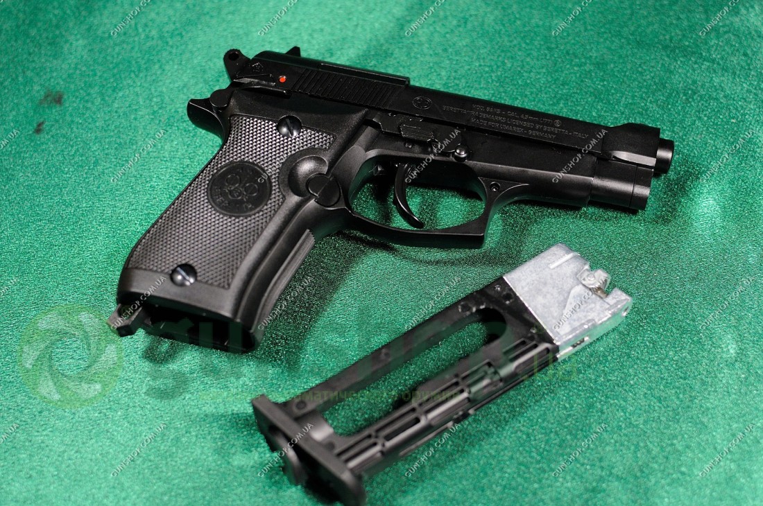 Пневматический пистолет Beretta M84 FS