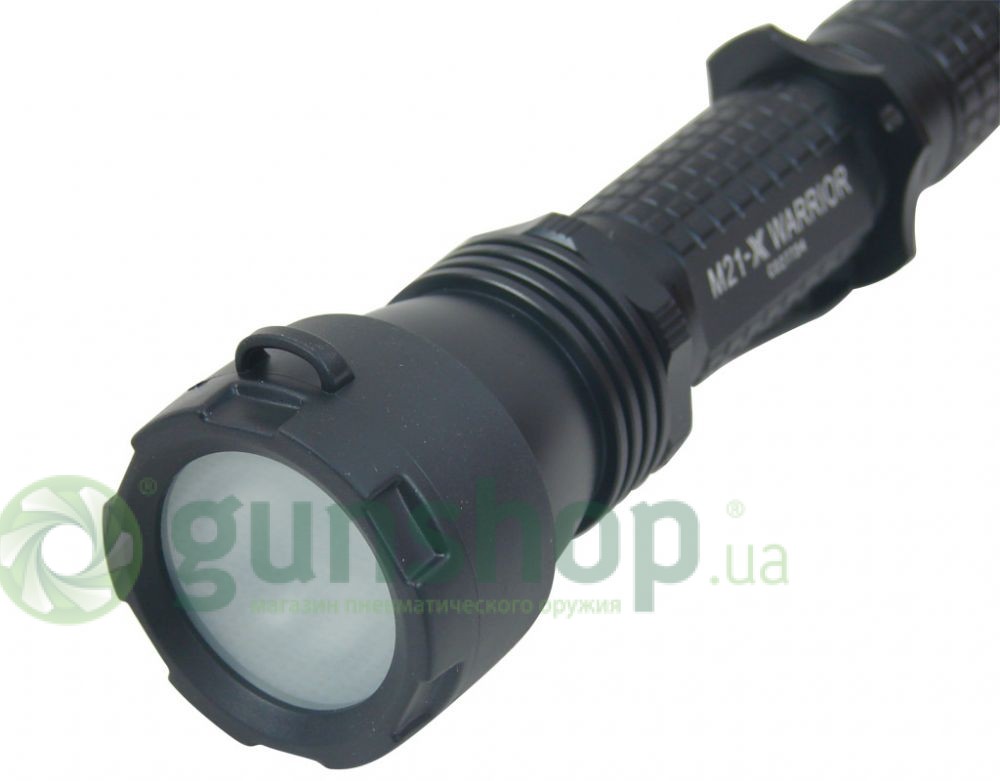 dyfuzor_olight_m21_dm21_na_latarce.jpg